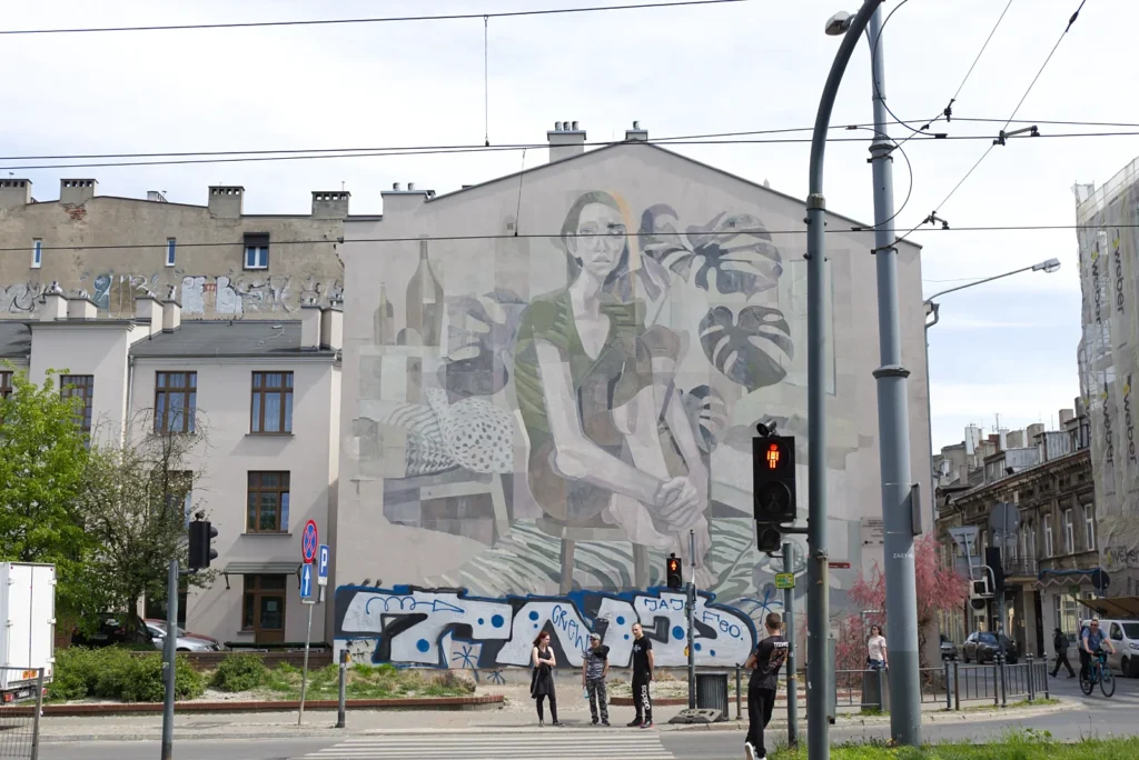 Mural na ścianie budynku