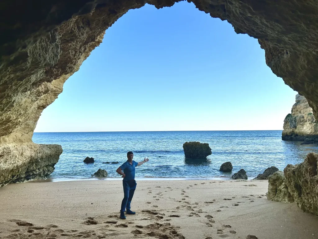 Ja gdzieś w jednej z wielu jaskiń na wybrzeżu Algarve