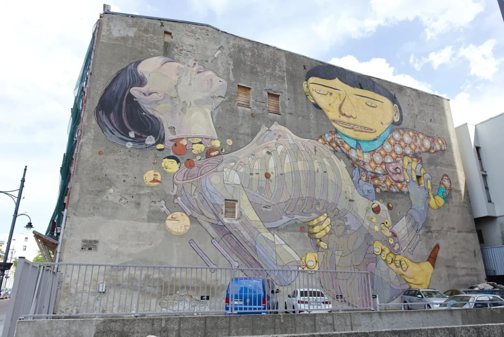 Mural na ścianie budynku